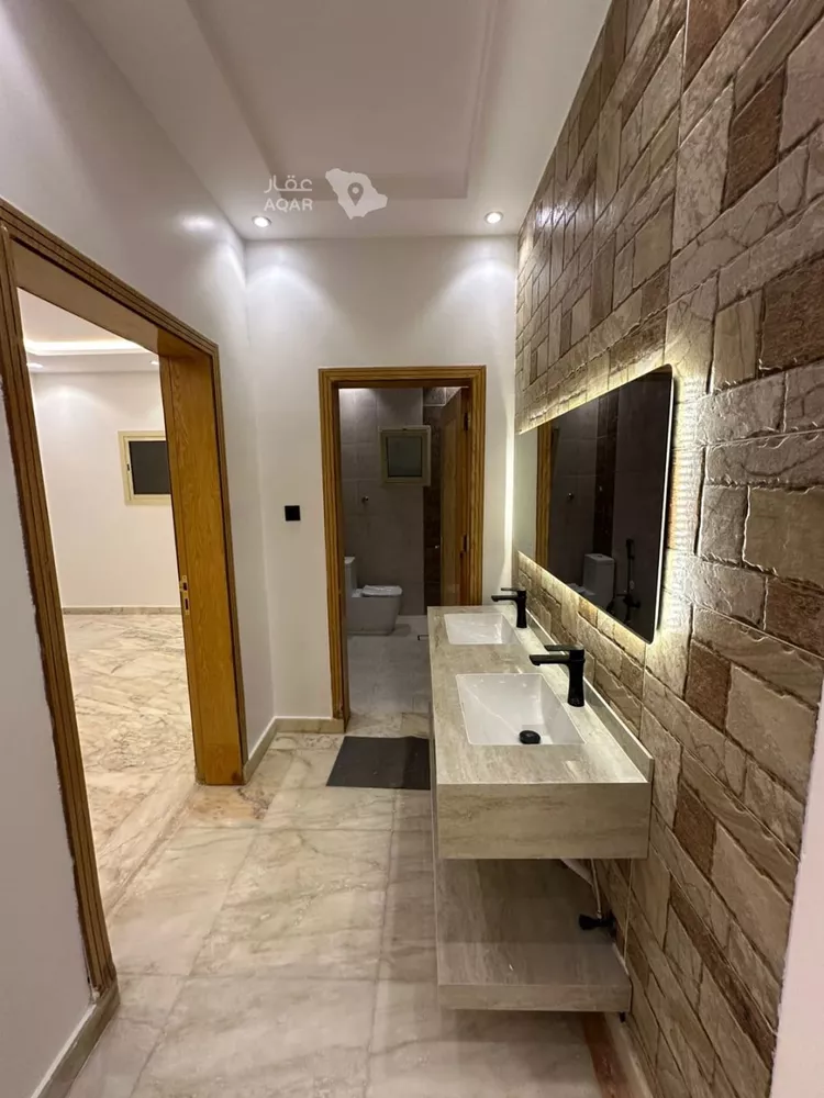 Floor for Rent in Riyadh Al Arid 12