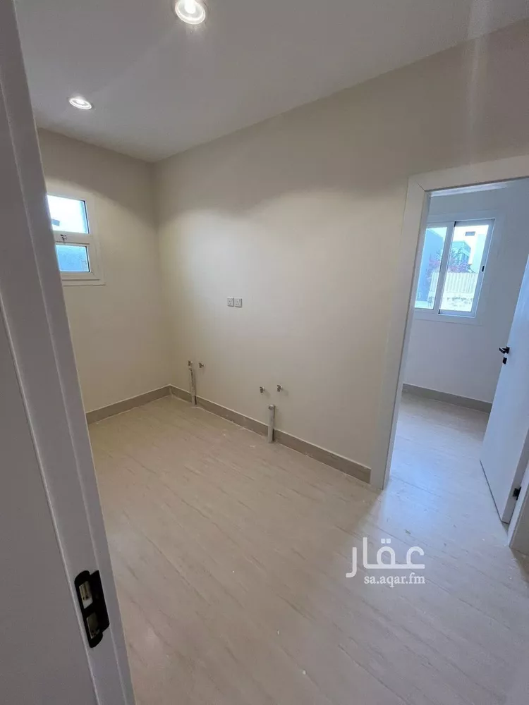 Floor for Rent in Riyadh Al Arid 8