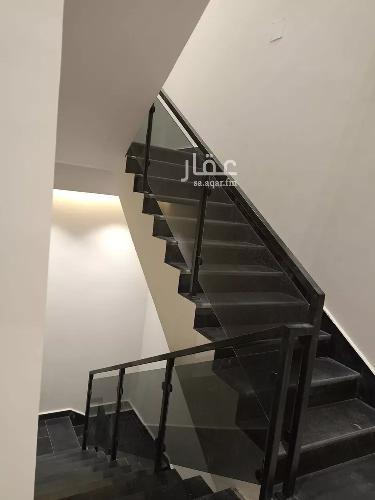 Floor for Sale in Riyadh Ar Rimal 14