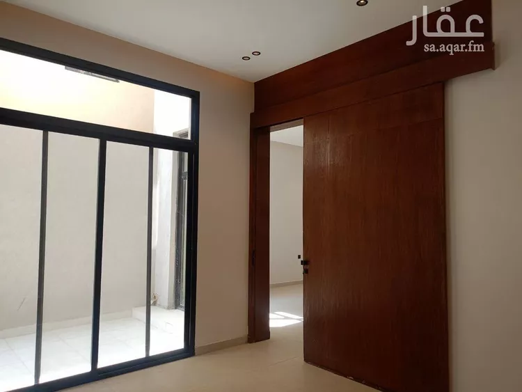 Floor for Sale in Riyadh Al Janadriyah 17