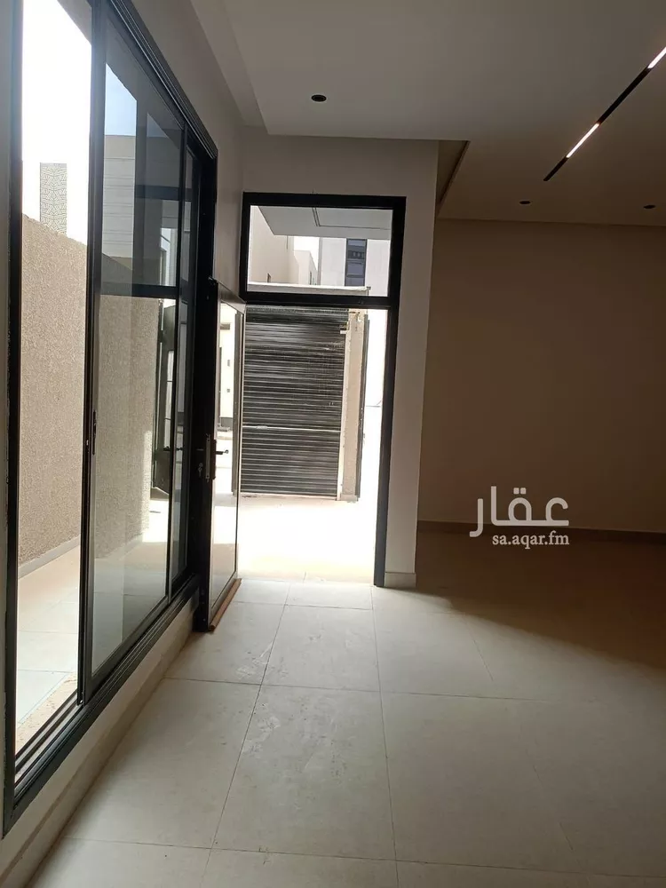 Floor for Sale in Riyadh Al Janadriyah
