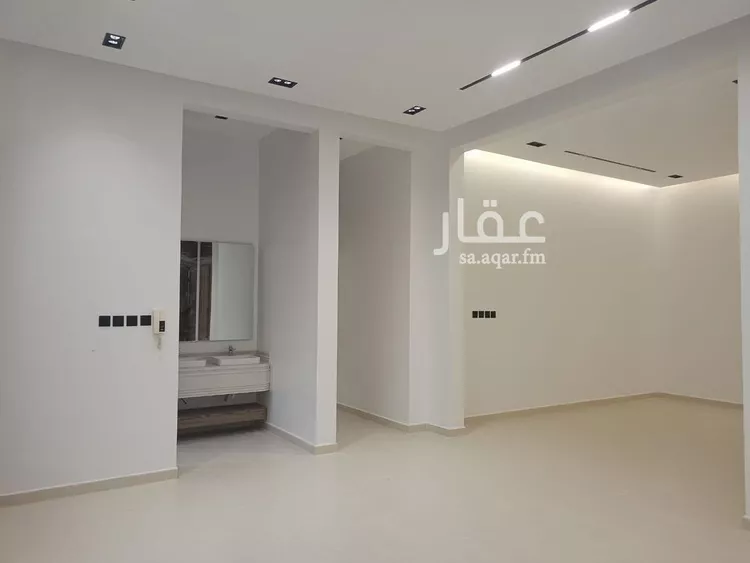 Floor for Sale in Riyadh Al Janadriyah 12