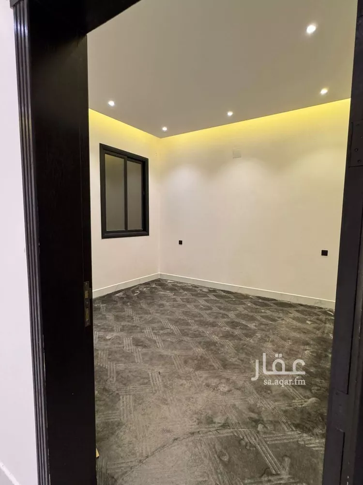 Floor for Sale in Riyadh Ar Rimal 7
