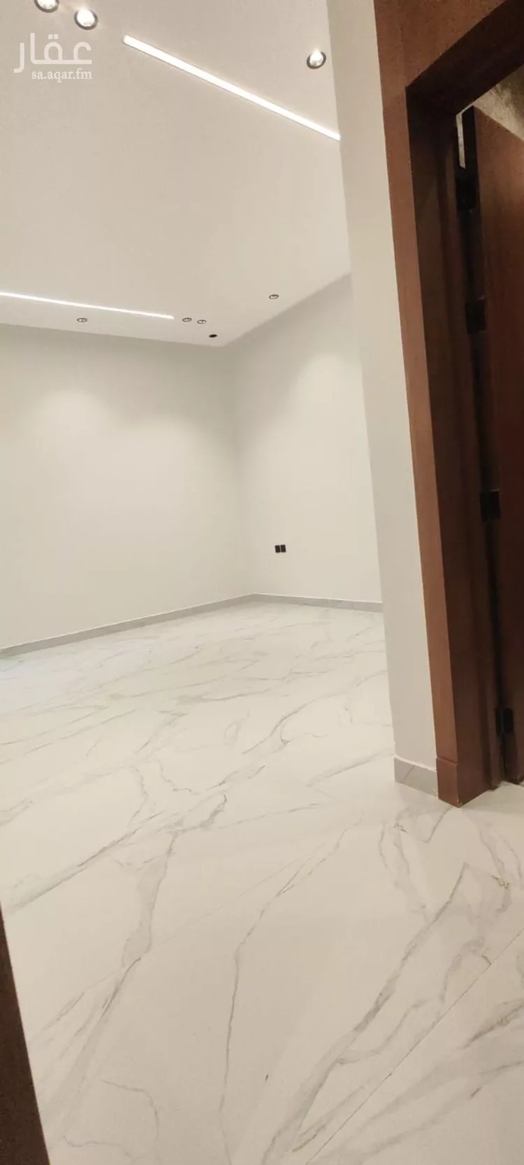 Floor for Sale in Riyadh Al Janadriyah 13