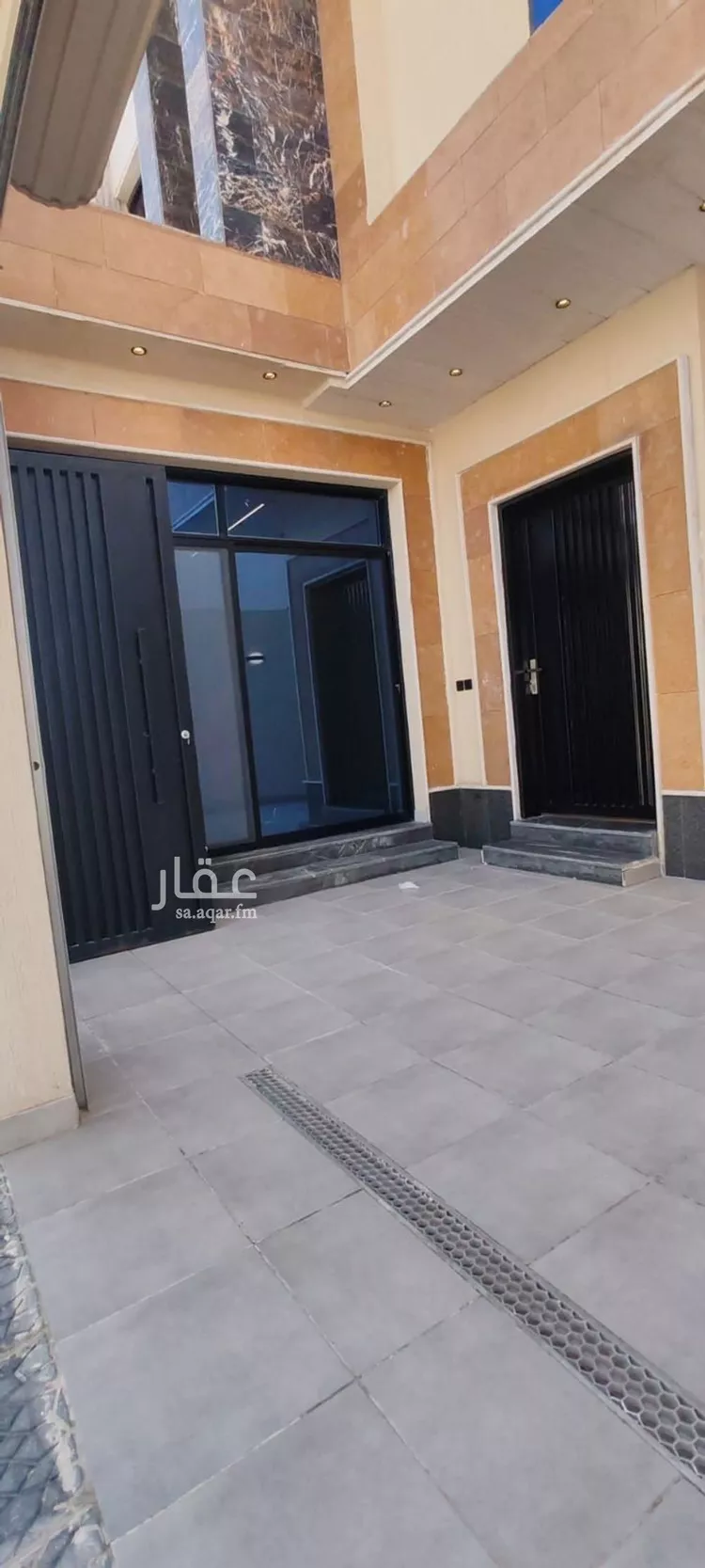 Floor for Sale in Riyadh Al Janadriyah