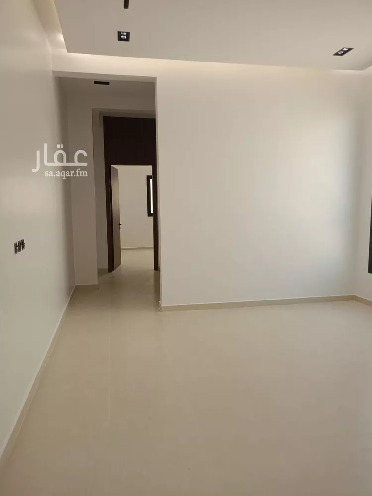 Floor for Sale in Riyadh Al Janadriyah 9