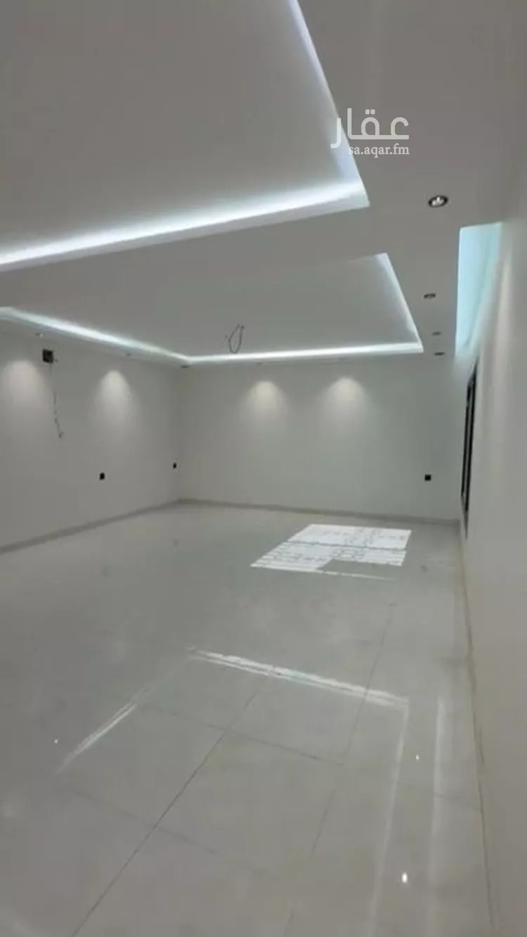 فيلا للبيع في شارع جنادة بن مالك, حي العوالي, مدينة الرياض, منطقة الرياض 8