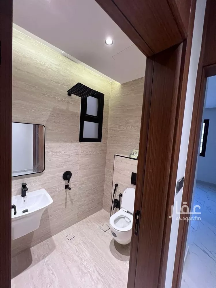 Floor for Rent in Riyadh Al Janadriyah 7