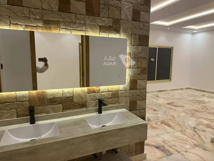 Floor for Rent in Riyadh Al Arid 13