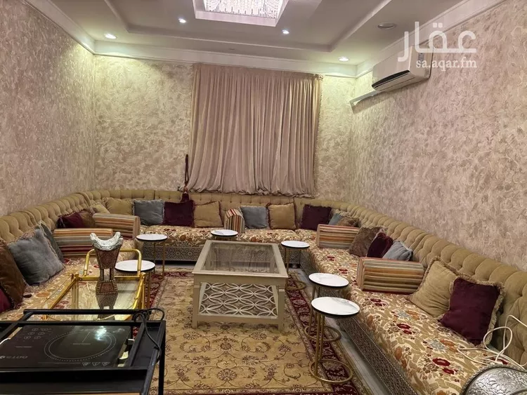 فيلا للبيع في شارع الحجاج بن أيمن بن عبيد, حي الرمال, مدينة الرياض, منطقة الرياض