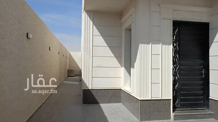 Floor for Sale in Riyadh Ash Sharq 25