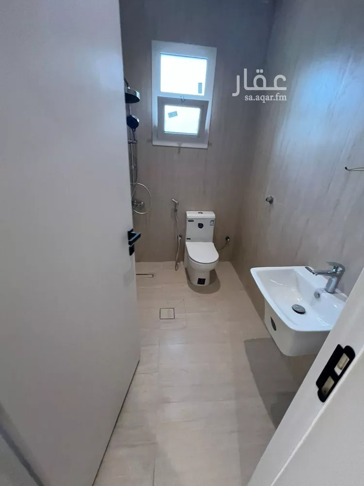 Floor for Rent in Riyadh Al Arid 14