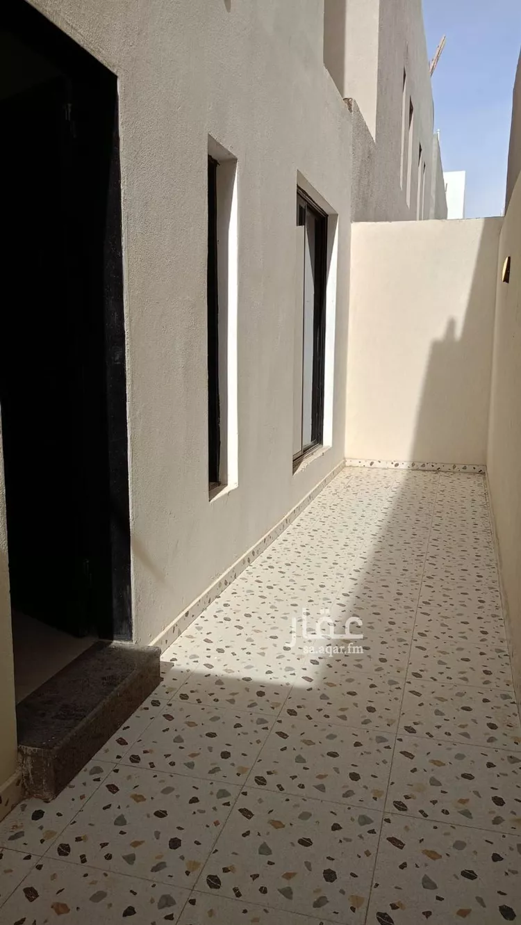 فيلا للبيع في شارع فايز بن محمد العوفى, حي الوسام, مدينة الرياض, منطقة الرياض 18