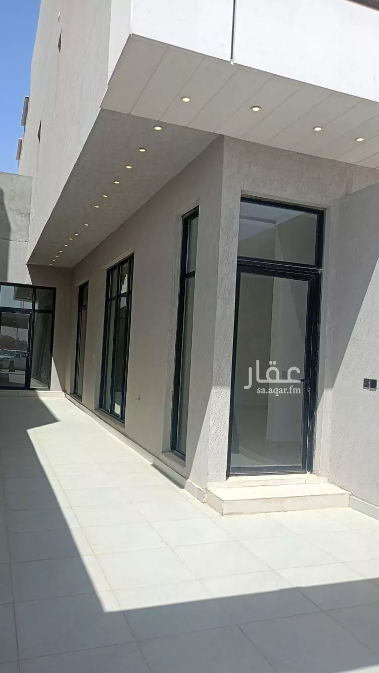 Floor for Sale in Riyadh Al Janadriyah 21