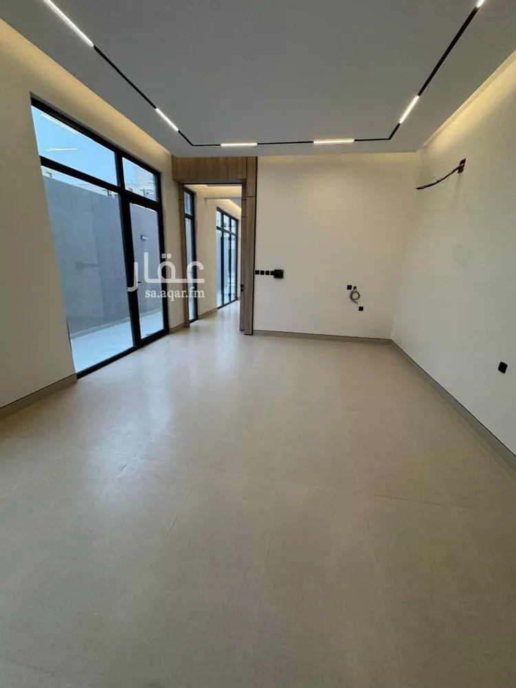 Floor for Sale in Riyadh Ar Rimal 8