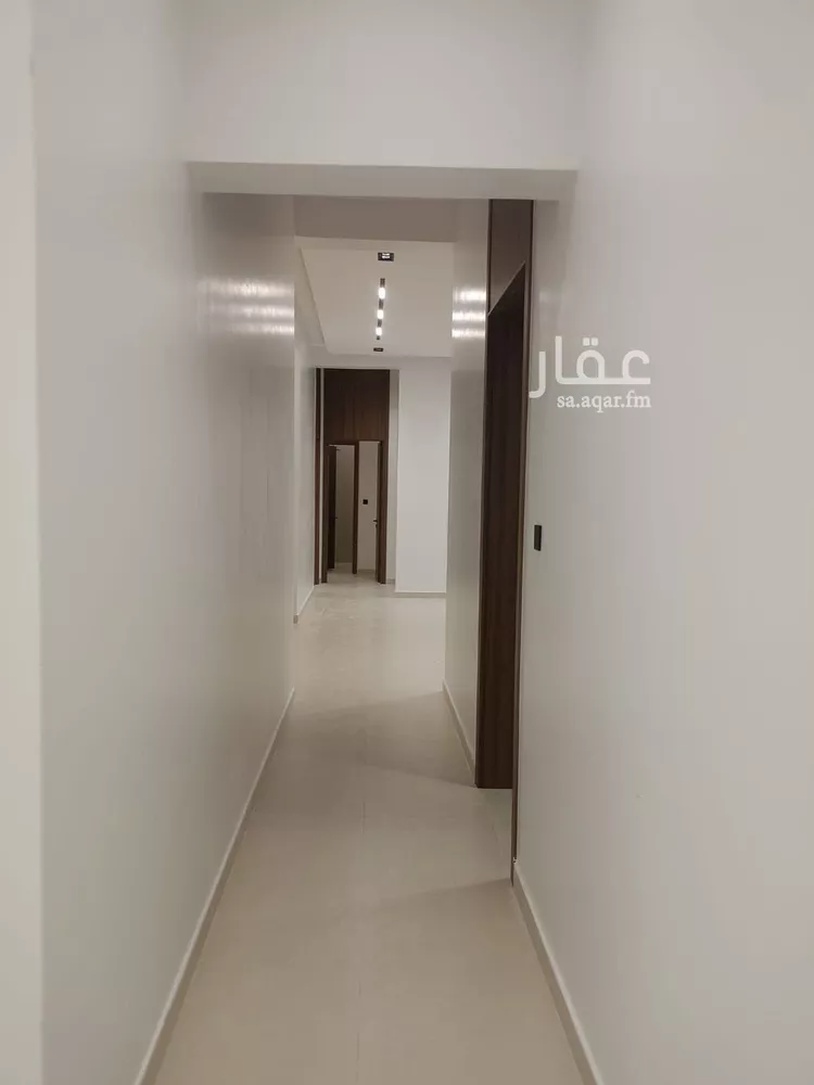 Floor for Sale in Riyadh Al Janadriyah 11