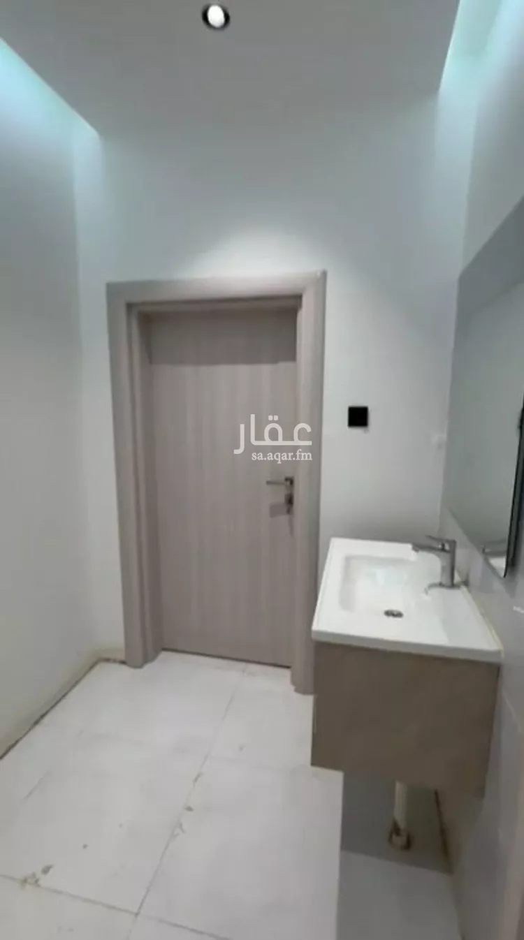 فيلا للبيع في شارع جنادة بن مالك, حي العوالي, مدينة الرياض, منطقة الرياض 17