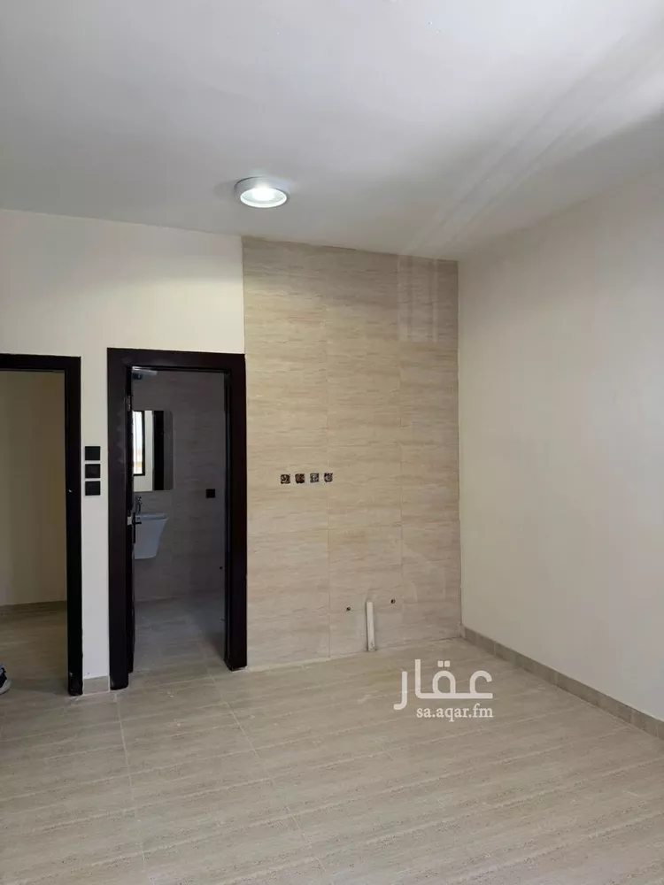 عمارة للإيجار في شارع عبادة بن الصامت, حي الروضة, مدينة الرياض, منطقة الرياض 7