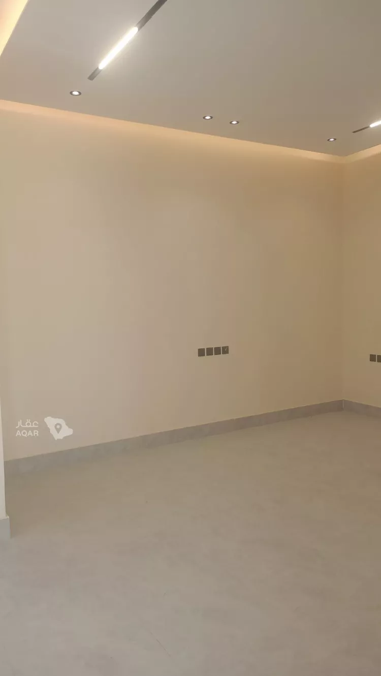 Floor for Sale in Riyadh Ar Rimal 7