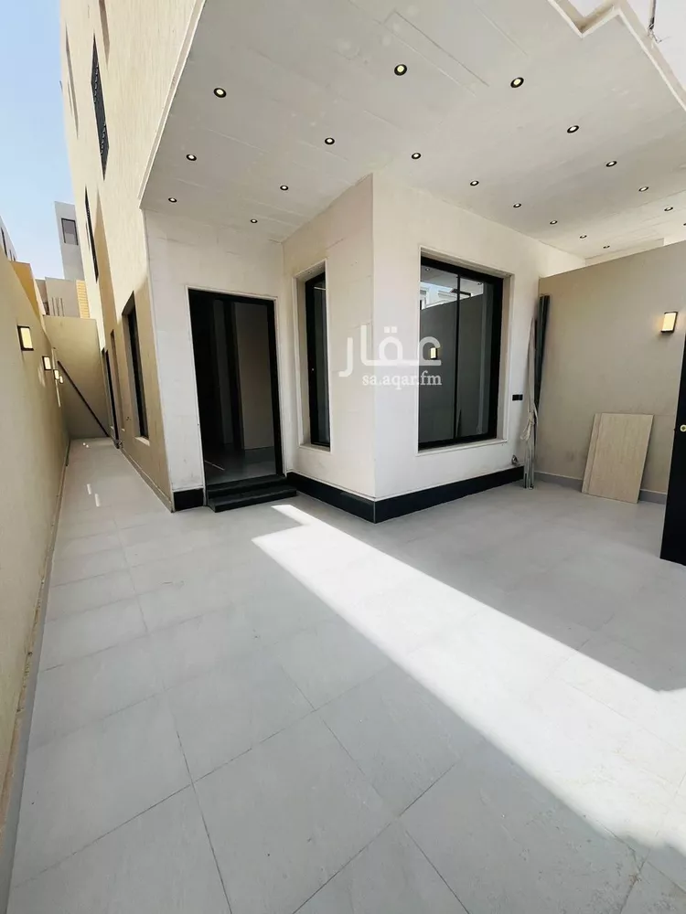 دور للبيع في شارع الحسين بن رواحة, حي الرمال, مدينة الرياض, منطقة الرياض صورة 3