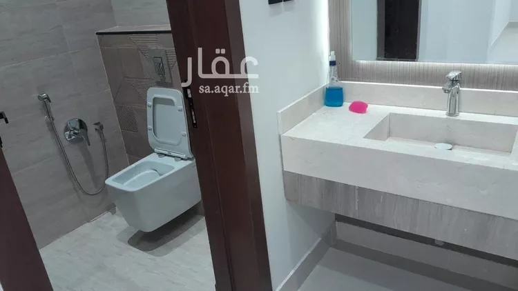 دور للبيع في شارع المحدار, حي المعيزيلة, مدينة الرياض, منطقة الرياض صورة 3