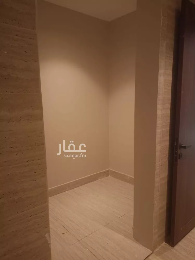 Floor for Sale in Riyadh Ash Sharq 21