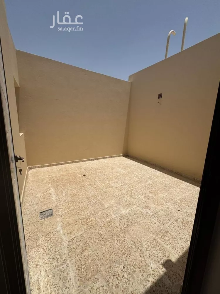 فيلا للبيع في شارع حميدة الإبراهيمي, حي العوالي, مدينة الرياض, منطقة الرياض 7