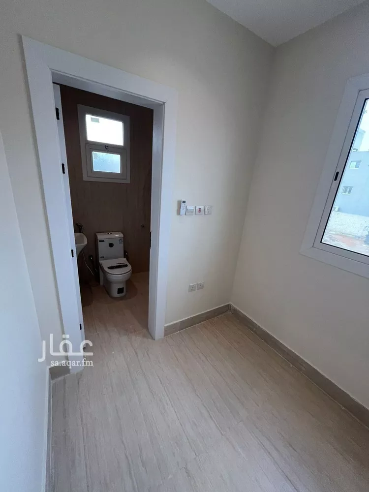 Floor for Rent in Riyadh Al Arid 11