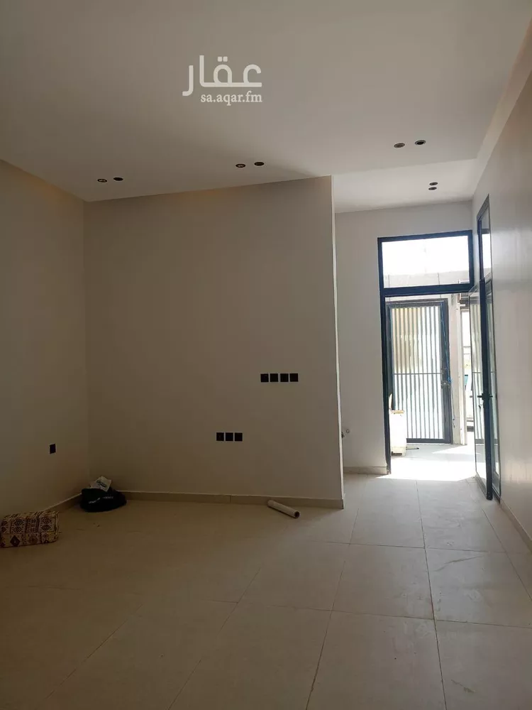 Floor for Sale in Riyadh Al Janadriyah 20