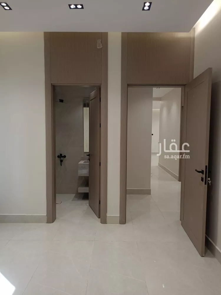دور للبيع في شارع رشيد الدين الصورى, حي الجنادرية, مدينة الرياض, منطقة الرياض 9
