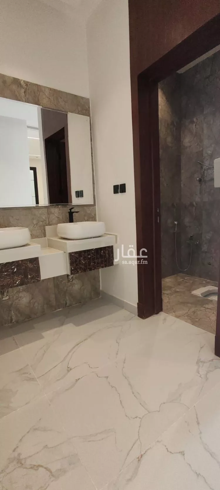 Floor for Sale in Riyadh Al Janadriyah 10