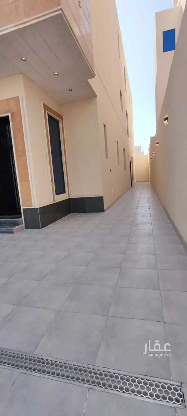 Floor for Sale in Riyadh Al Janadriyah 14
