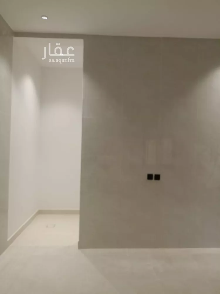 فيلا للبيع في شارع عمر بن الحبيب, حي الجنادرية, مدينة الرياض, منطقة الرياض 24