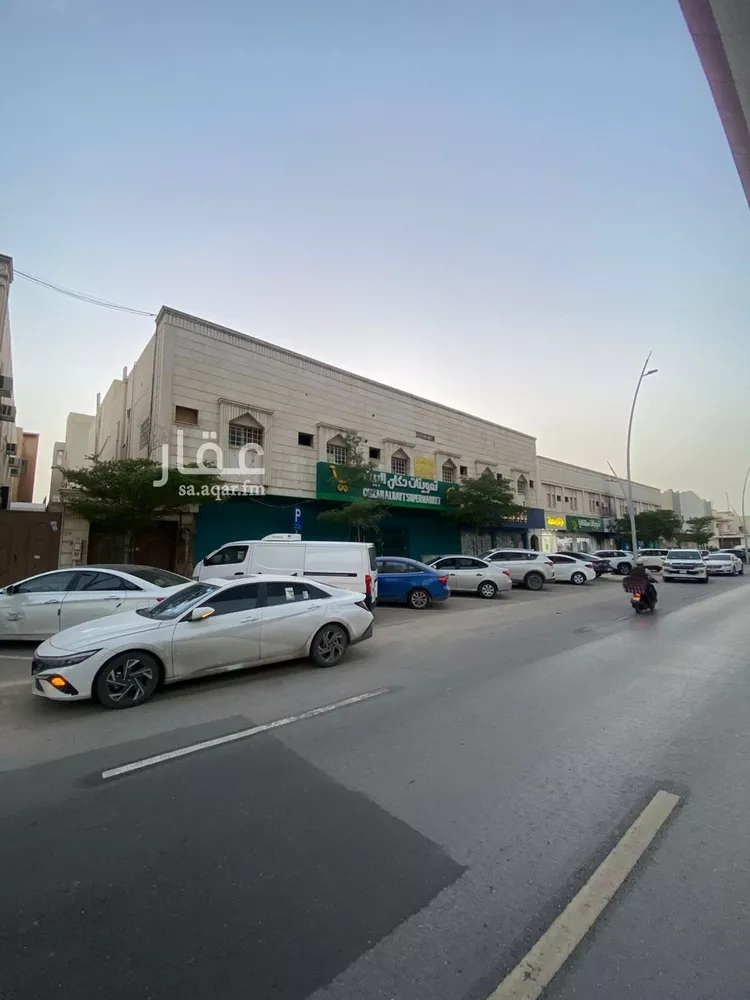 عمارة للإيجار في شارع عبدالرحمن الناصر, حي الملك فيصل, مدينة الرياض, منطقة الرياض 1 صورة