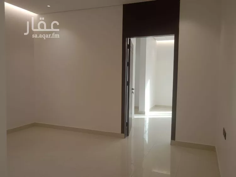 فيلا للبيع في شارع عمر بن الحبيب, حي الجنادرية, مدينة الرياض, منطقة الرياض 18