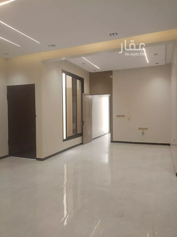 Floor for Sale in Riyadh Al Janadriyah