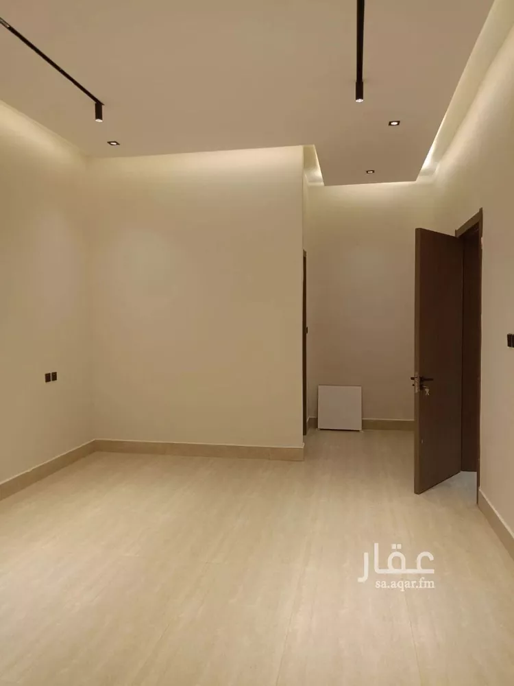 دور للبيع في شارع خريص, حي الجنادرية, مدينة الرياض, منطقة الرياض 12