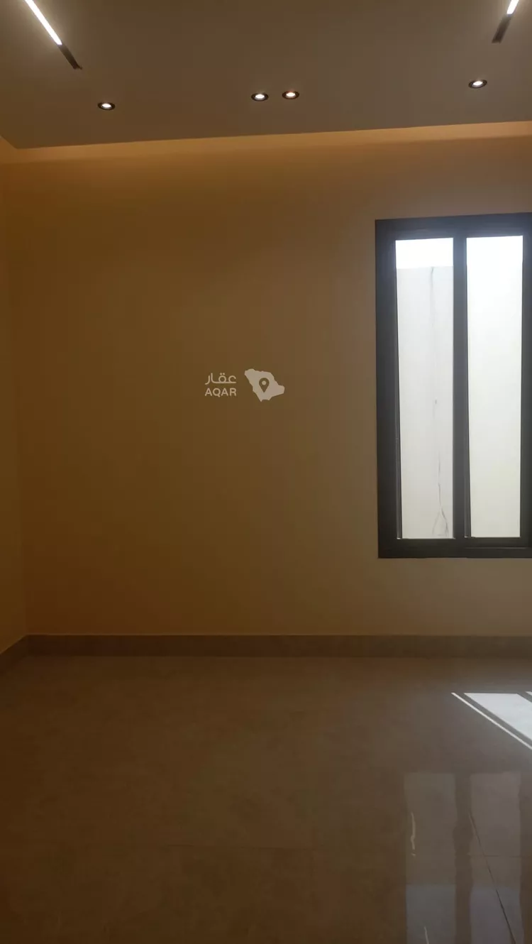 Floor for Sale in Riyadh Ar Rimal 21