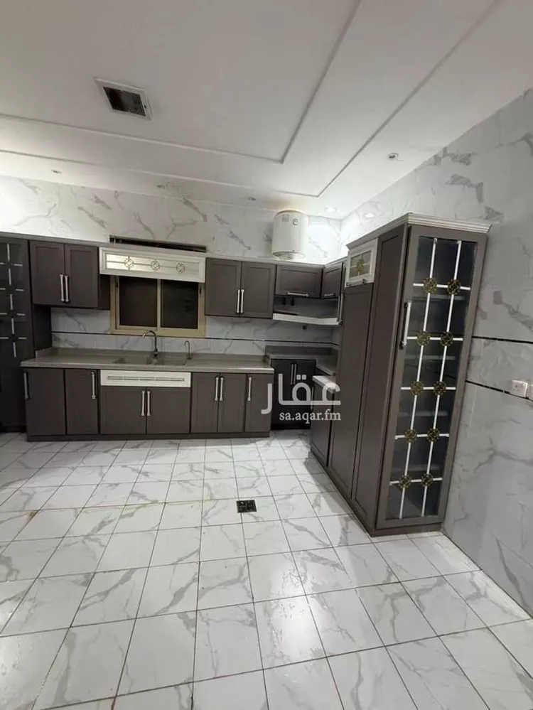 Floor for Sale in Riyadh Al Janadriyah صورة 4