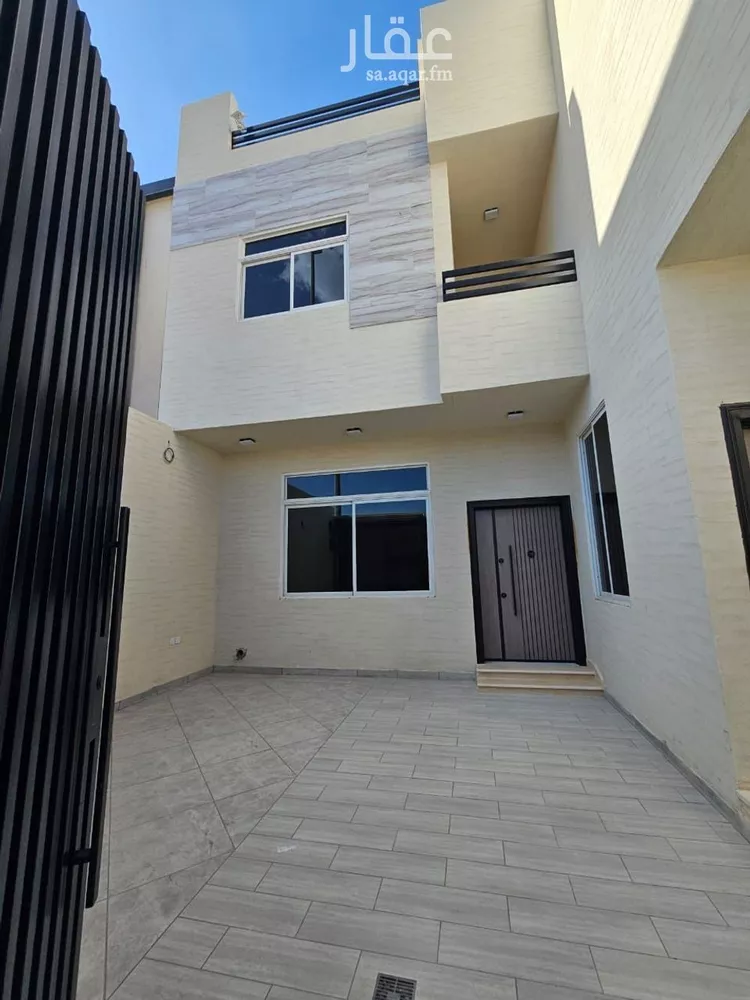 فيلا للبيع في شارع الكمابن طلحه, حي نبلاء, مدينة المدينة المنورة, منطقة المدينة المنورة صورة 2