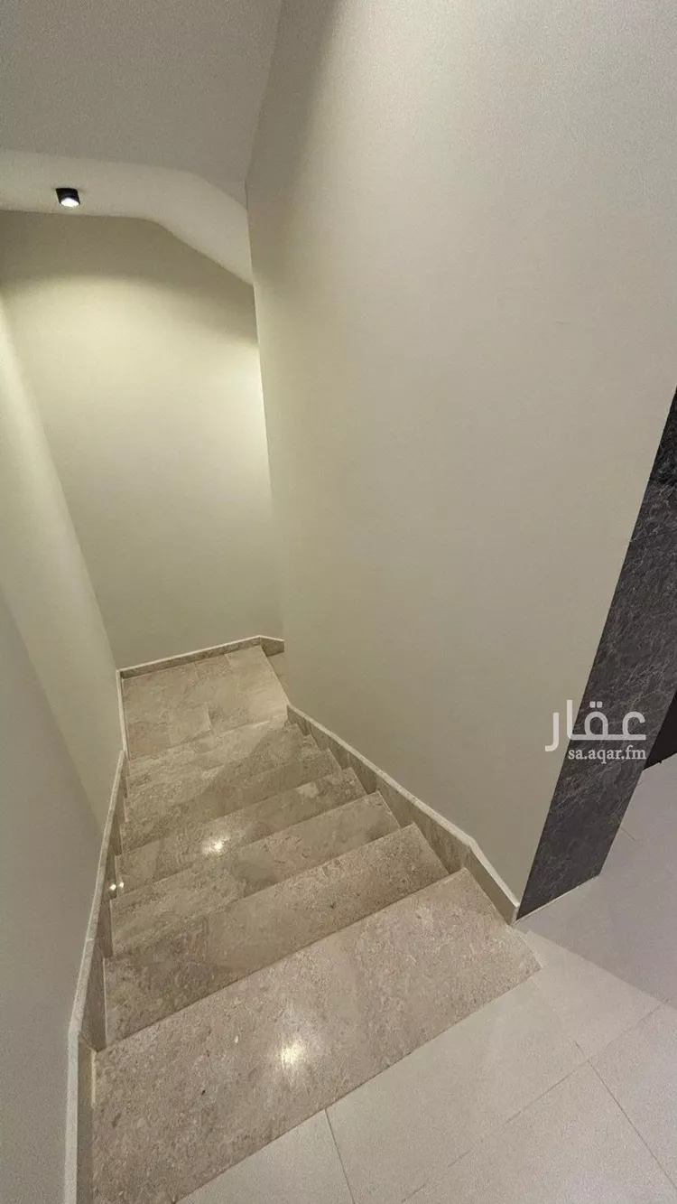 فيلا للبيع في شارع ام ثابت بنت الحارثة, حي عين الخيف, مدينة المدينه المنوره, منطقة المدينة المنورة صورة 3