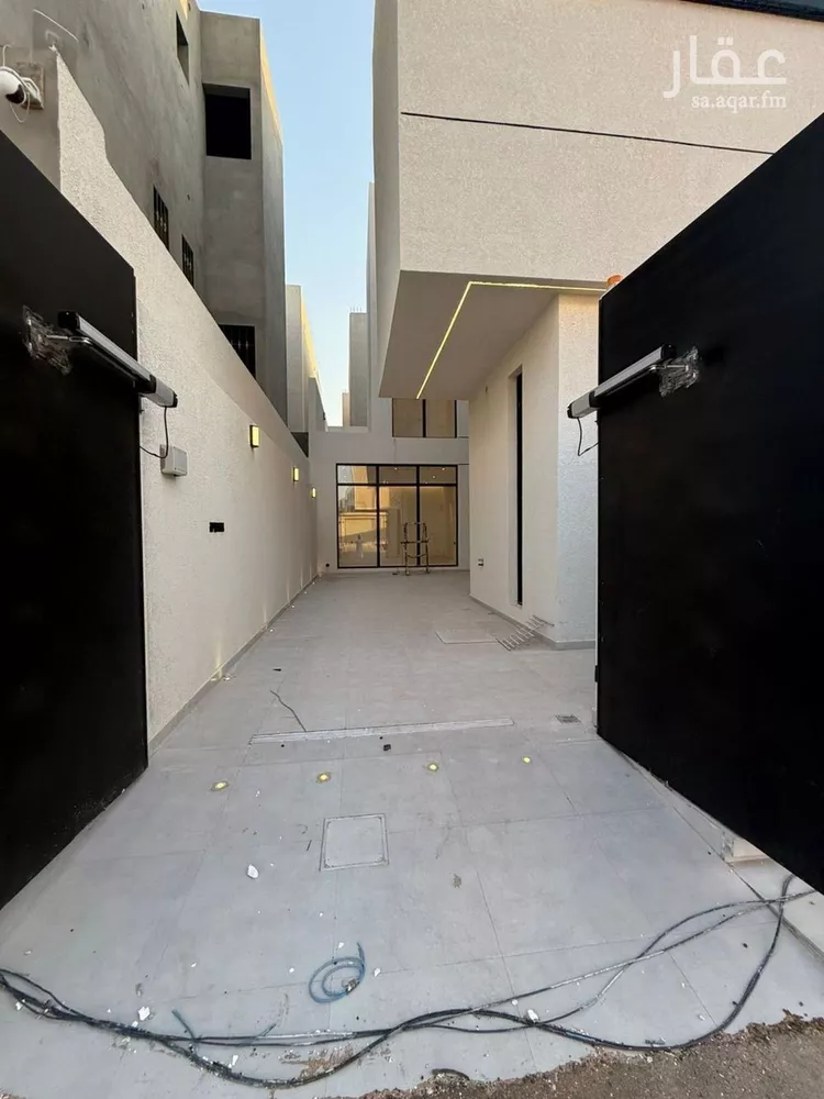 فيلا للبيع في شارع أحمد مفتي المكي الحنفي, حي المهدية, مدينة الرياض, منطقة الرياض صورة 2
