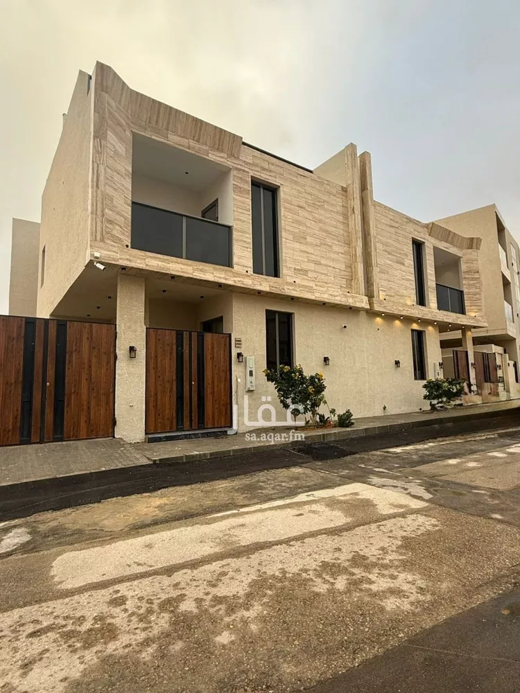 فيلا للبيع في شارع قطب الدين بن السلطان, حي المهدية, مدينة الرياض, منطقة الرياض صورة 2