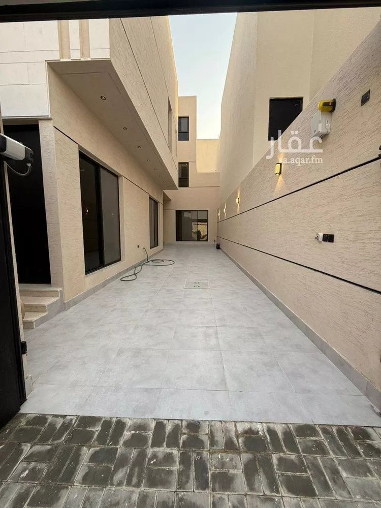 فيلا للبيع في شارع أحمد الكازروني, حي المهدية, مدينة الرياض, منطقة الرياض صورة 5