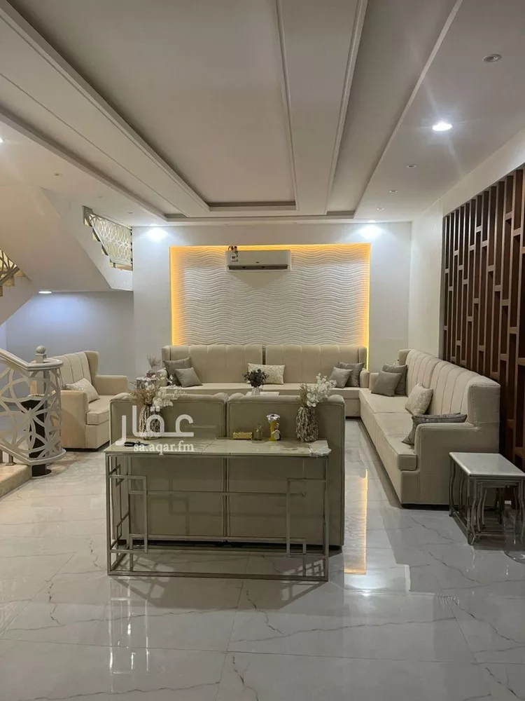 فيلا للبيع في شارع رقم 349, حي ظهرة لبن, مدينة الرياض, منطقة الرياض صورة 2