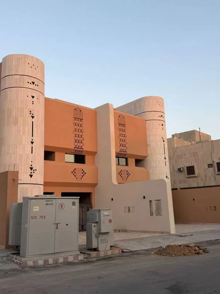 دور للبيع في شارع نجم الدين النسفي, حي الملز, مدينة الرياض, منطقة الرياض صورة 3