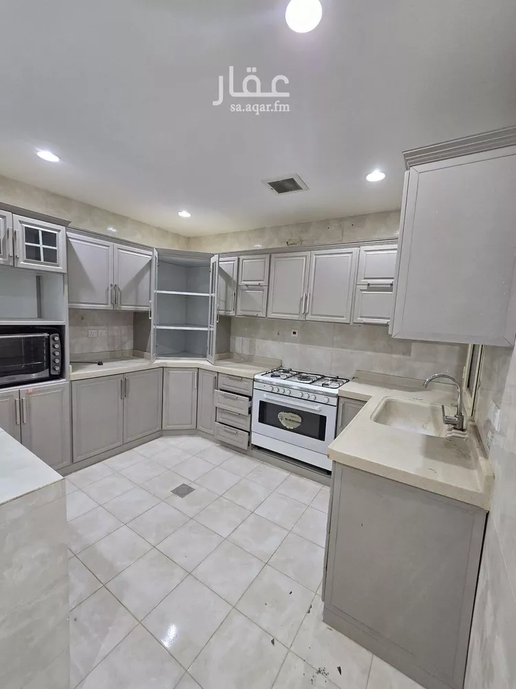 Floor for Rent in Riyadh Ghirnatah