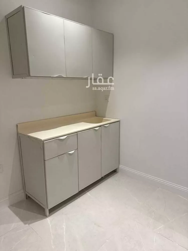 شقة للإيجار في شارع مساعد العنقري, حي الورود, مدينة الرياض, منطقة الرياض صورة 2