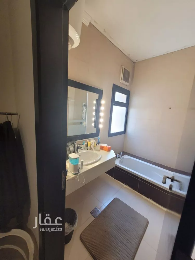 فيلا للإيجار في شارع عبدالباسط بن خليل, حي النرجس, مدينة الرياض, منطقة الرياض