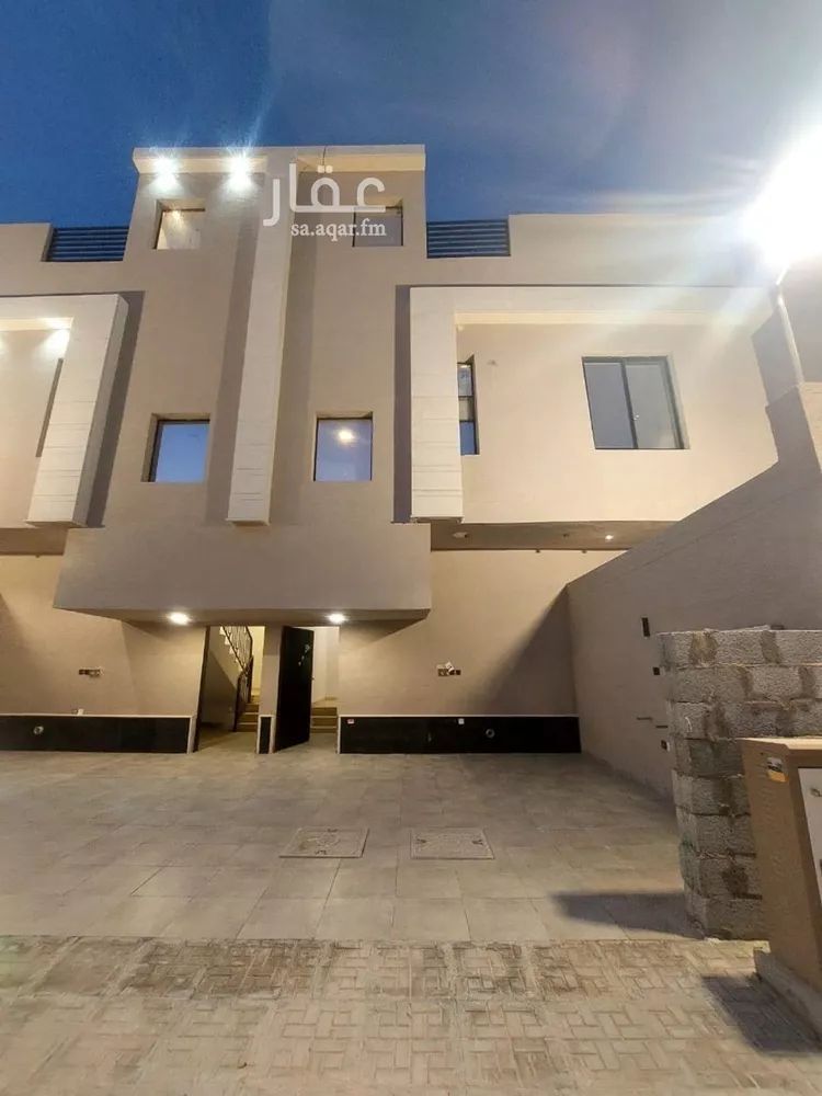 دور للبيع في شارع رقم 10, حي بدر, مدينة الرياض, منطقة الرياض